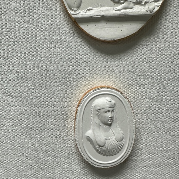 Triple Intaglio Canvas With Gold Trim - Picture 4 of 6